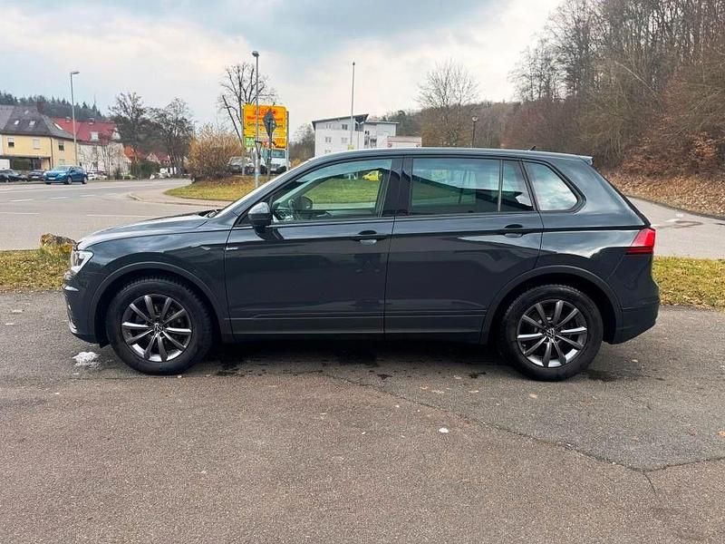 Gebraucht VW Tiguan 125 PS (91 kW) 2018 Grau SUV
