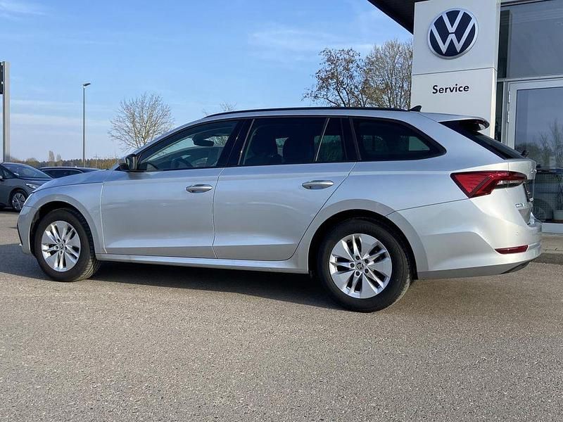 Gebraucht Skoda Octavia 116 PS (85 kW) 2021 Brilliant silber metallic Kombi