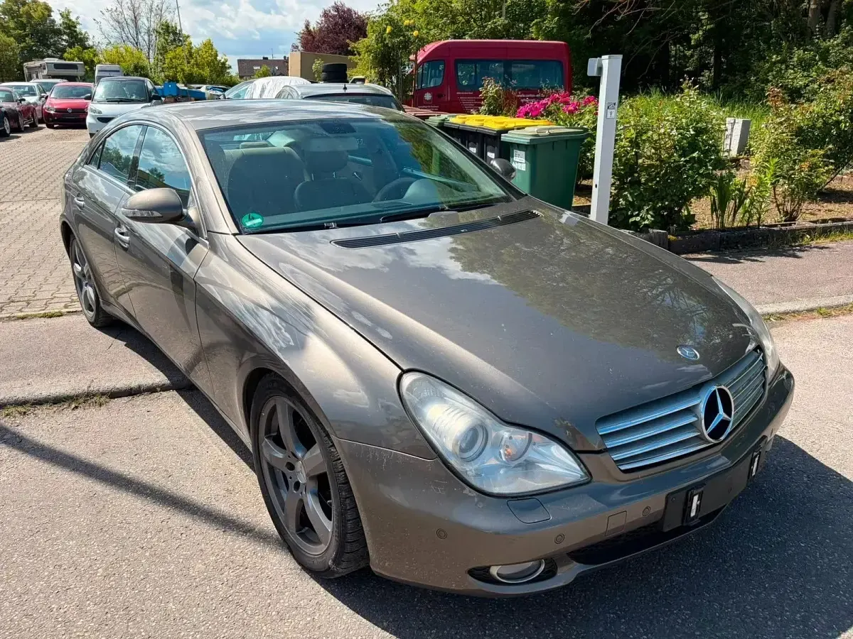 Gebraucht Mercedes CLS320 224 PS (164 kW) 2007 Braun Coupé