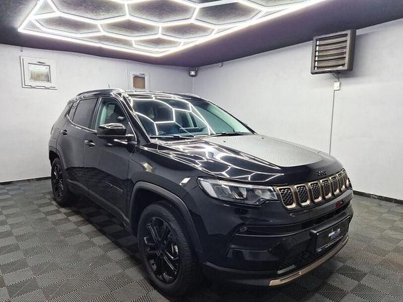 Gebraucht Jeep Compass Limited 241 PS (177 kW) 2022 Schwarz SUV