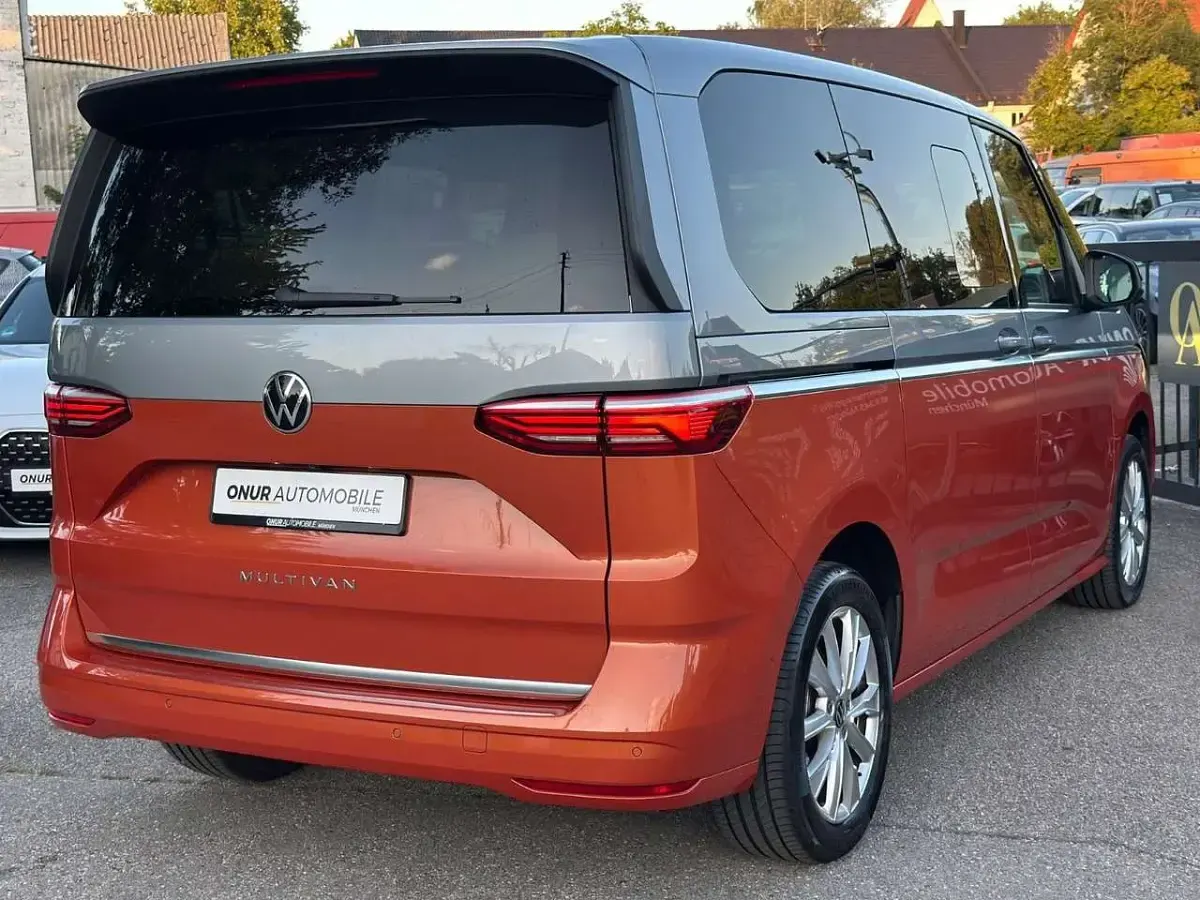 Usata VW T7 150 CV (110 kW) 2024 Arancione Furgone