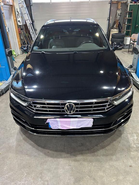 Second-hand VW Passat 190 CP (139 kW) 2016 Negru Break