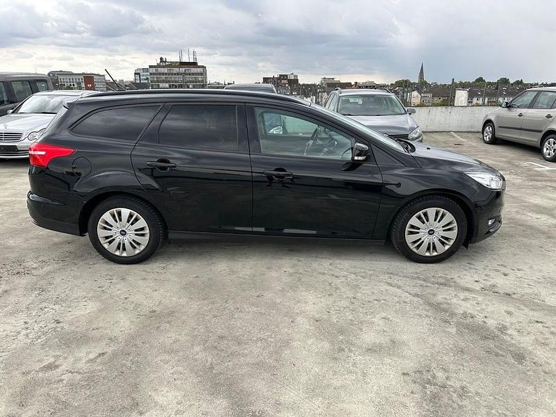 Usata Ford Focus 125 CV (91 kW) 2017 Nero Berlina