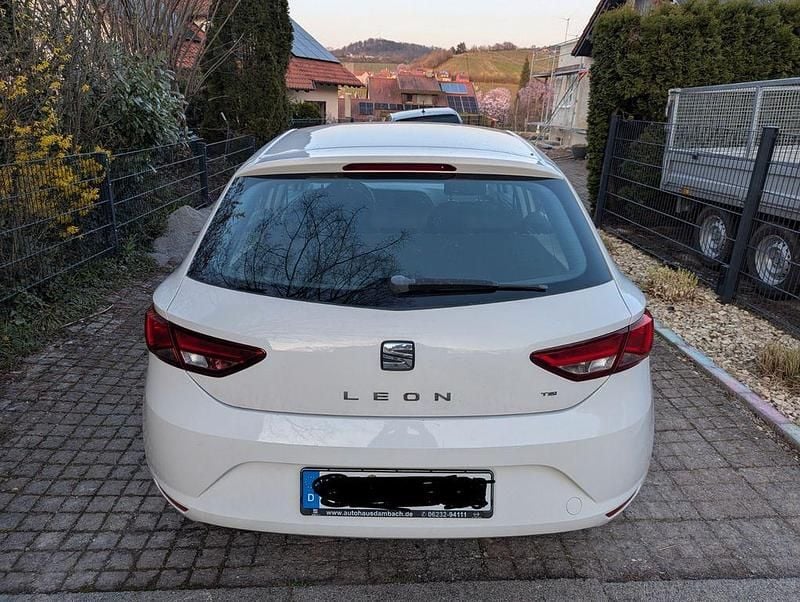 Gebraucht Seat Leon Reference 105 PS (77 kW) 2013 Weiß Limousine
