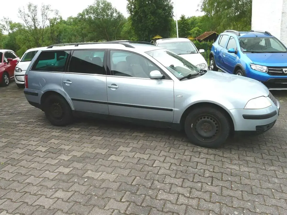Gebraucht VW Passat Trendline 102 PS (75 kW) 2003 Blau Kombi