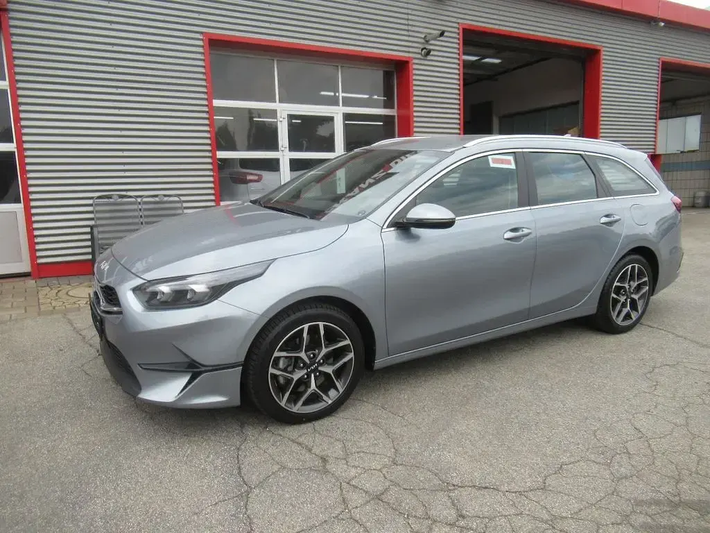 Gebraucht Kia Ceed Sportswagon 140 PS (102 kW) 2025 Silber Kombi