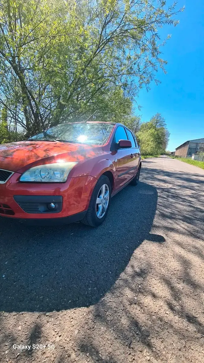 Gebraucht Ford Focus 105 PS (77 kW) 2007 Rot Limousine
