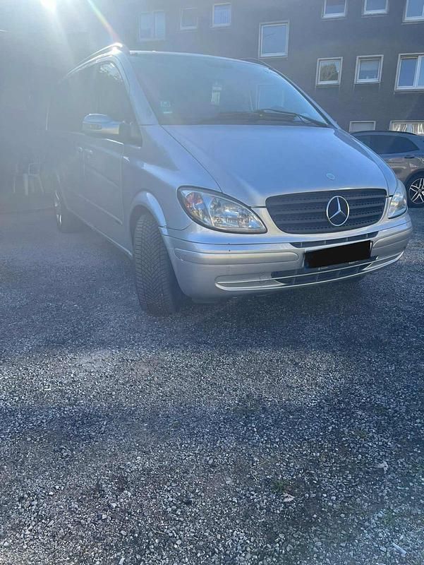 Silber Gebraucht 2004 Mercedes Viano Van / Kleinbus | 5.000 € (Guter Preis) - Bild 1/4