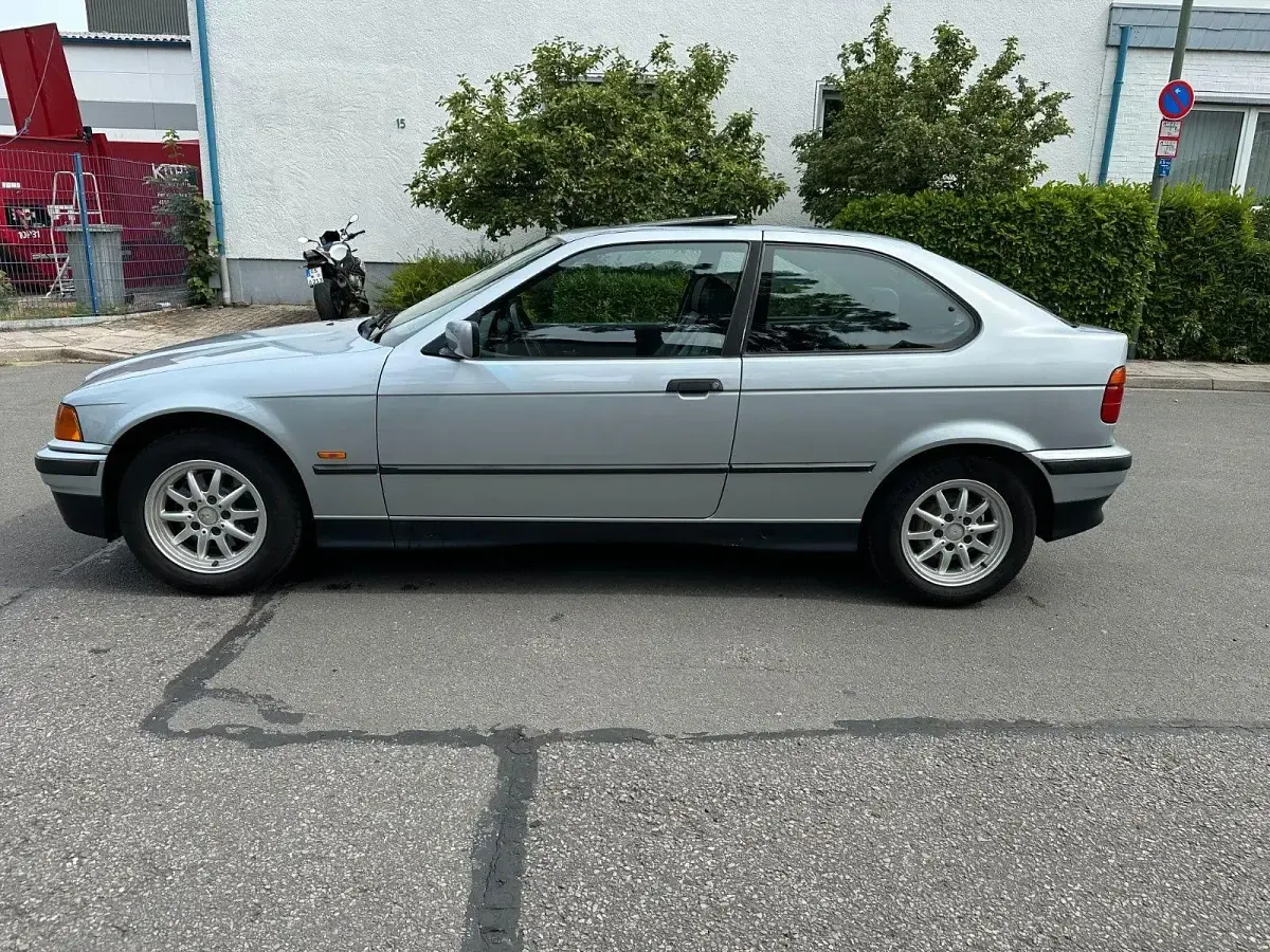 Gebraucht BMW 316 102 PS (75 kW) 1997 Silber Kleinwagen
