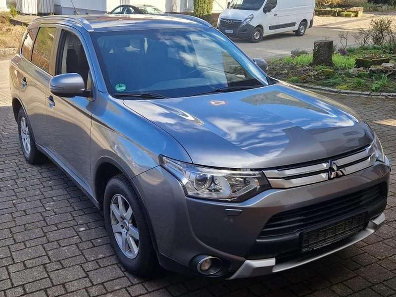 Gebraucht Mitsubishi Outlander 150 PS (110 kW) 2014 Grau SUV