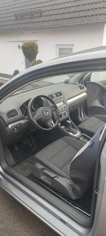 Gebraucht VW Golf VI Team 105 PS (77 kW) 2010 Silber Kleinwagen