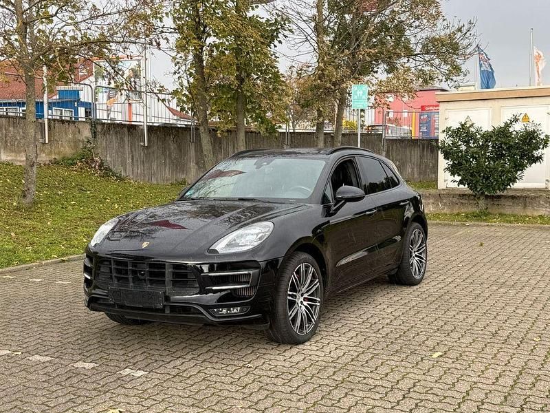 Schwarz Gebraucht 2018 Porsche Macan Turbo SUV | 35.900 € (Superpreis) - Bild 1/4