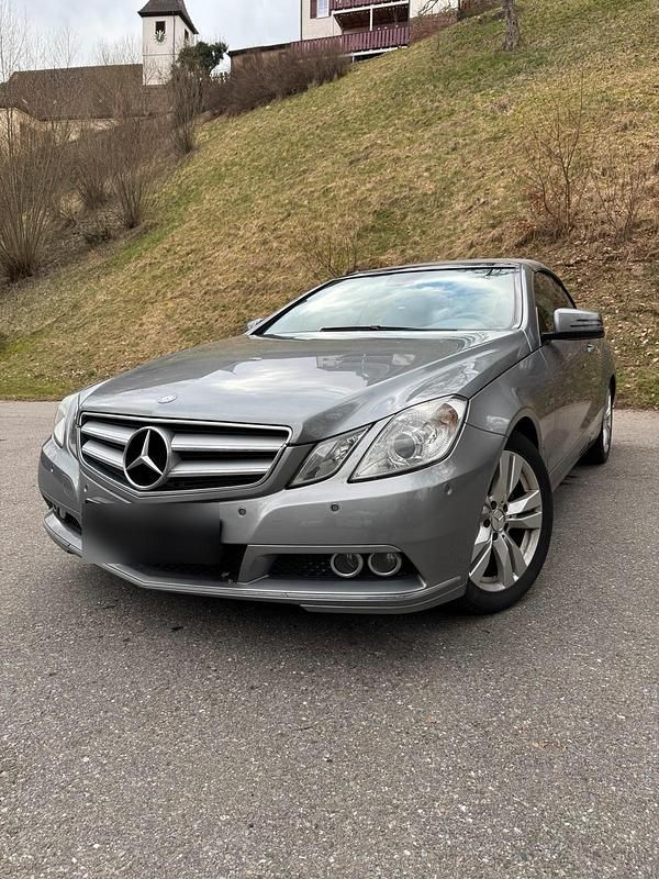 Gebraucht Mercedes E250 204 PS (150 kW) 2011 Silber Cabrio
