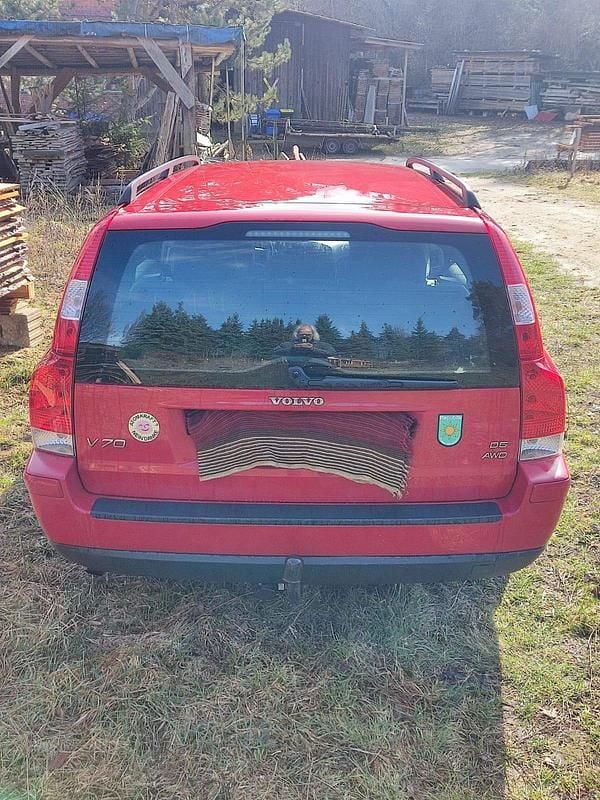 Gebraucht Volvo V70 180 PS (132 kW) 2005 Rot Kombi