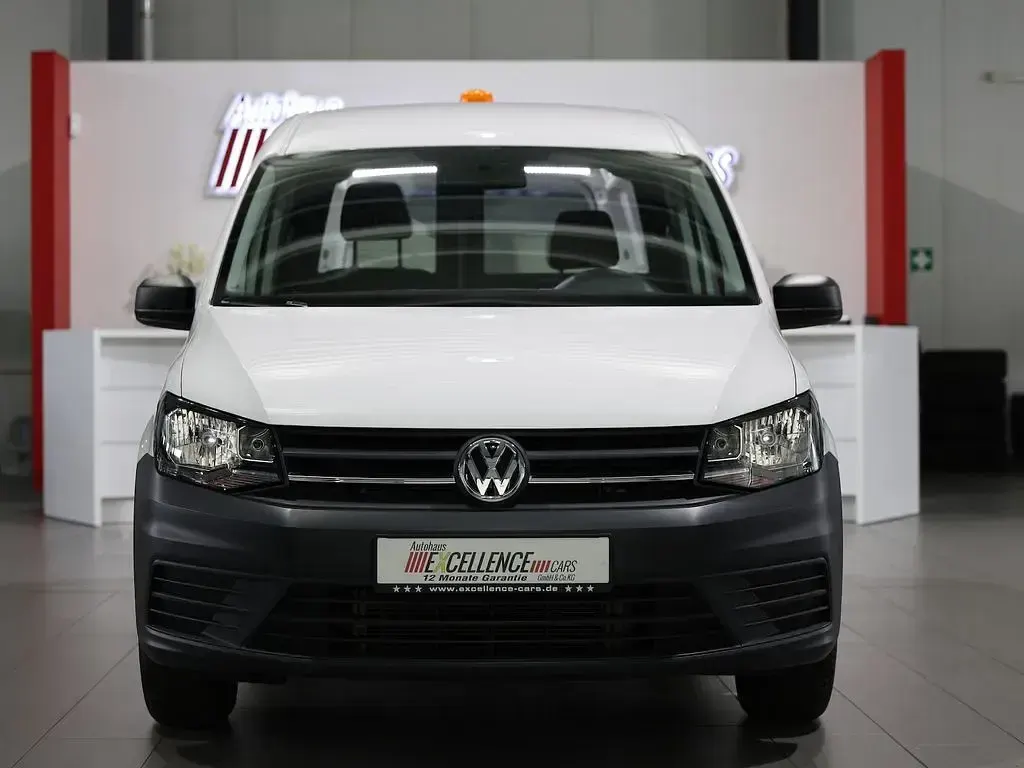 Używany VW Caddy Maxi 102 KM (75 kW) 2020 Biały Minivan