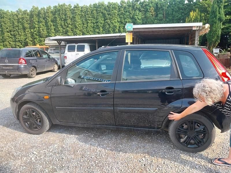 Gebraucht Ford Fiesta Style 69 PS (50 kW) 2008 Schwarz Kleinwagen