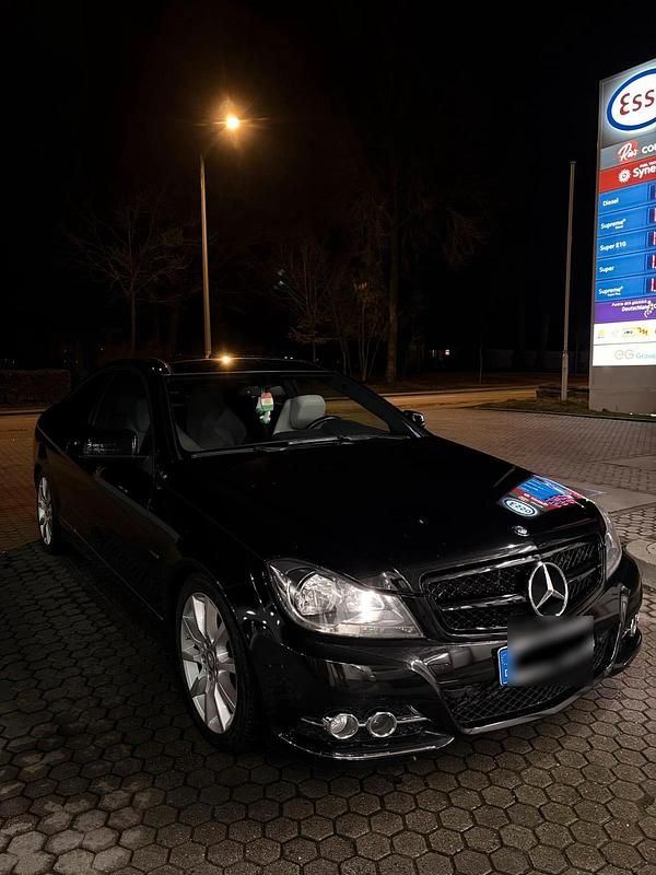 Gebraucht Mercedes C250 204 PS (150 kW) 2012 Schwarz Coupé