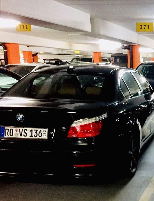 Schwarz Gebraucht 2007 BMW 550 Limousine | 15.000 € (Superpreis) - Bild 1/4