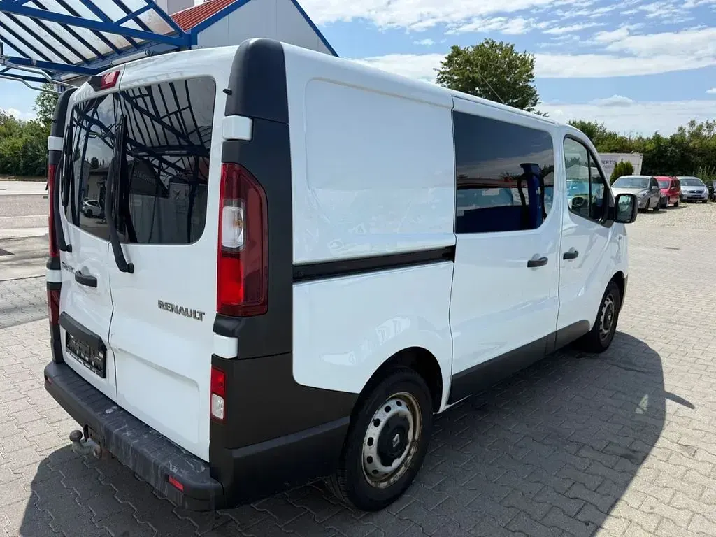 Gebraucht Renault Trafic Komfort 120 PS (88 kW) 2017 Weiß Van / Kleinbus