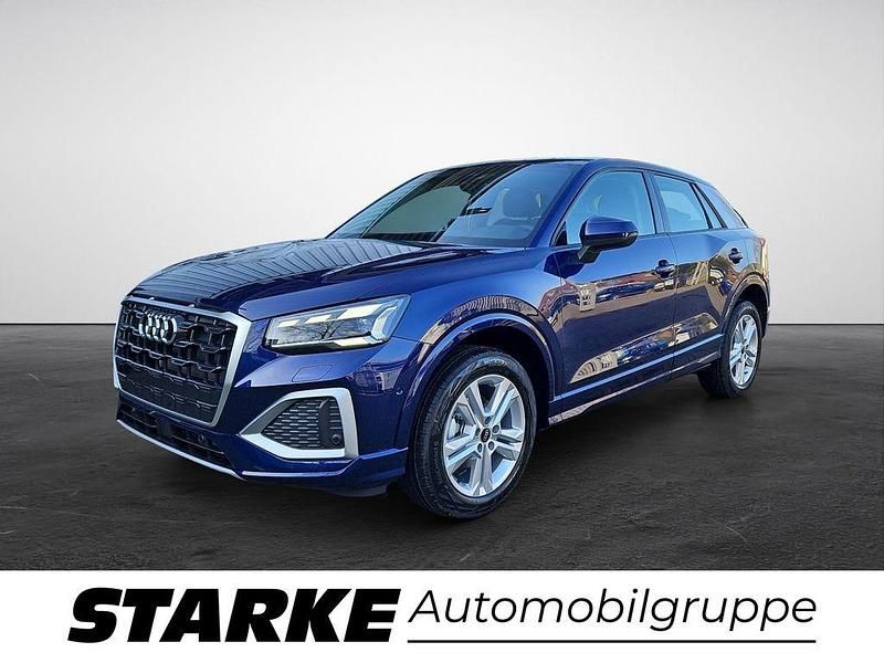 Blau (navarrablau metallic) Gebraucht 2025 Audi Q2 Advanced SUV | 33.990 € (Teuer) - Bild 1/3