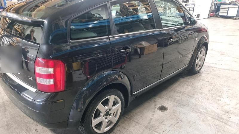 Usata Audi A2 75 CV (55 kW) 2005 Nero Utilitaria