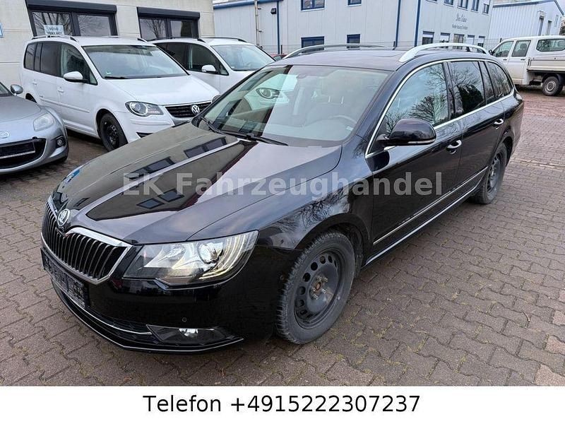 Schwarz Gebraucht 2013 Skoda Superb Elegance Kombi | 10.499 € (Fairer Preis) - Bild 1/4