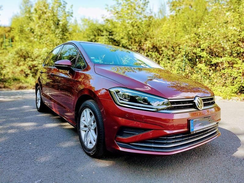 Rot Gebraucht 2018 VW Golf Sportsvan Comfortline Van / Kleinbus | 15.800 € (Guter Preis) - Bild 1/4