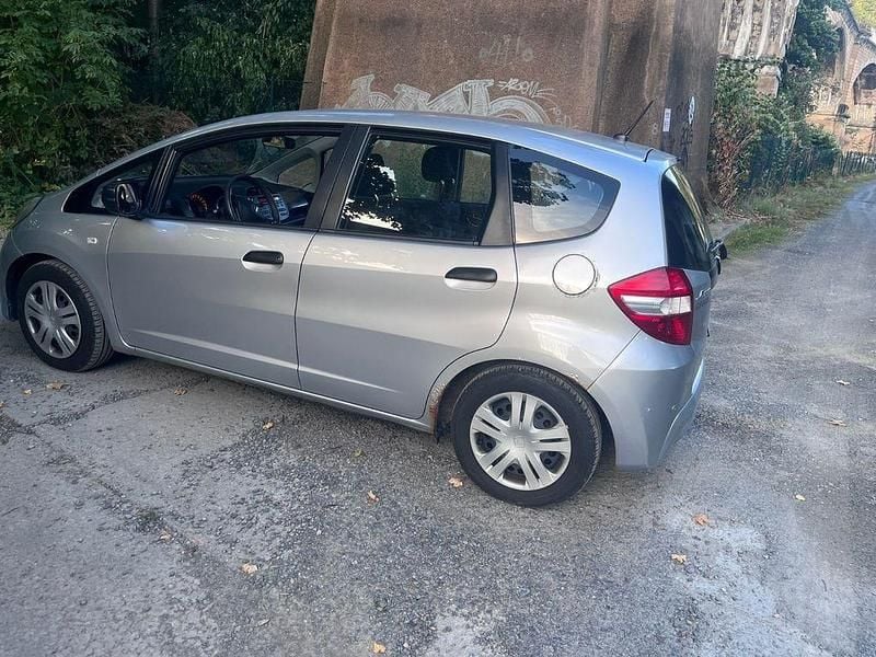 Silber Gebraucht 2013 Honda Jazz S Kleinwagen | 2.800 € - Bild 1/4