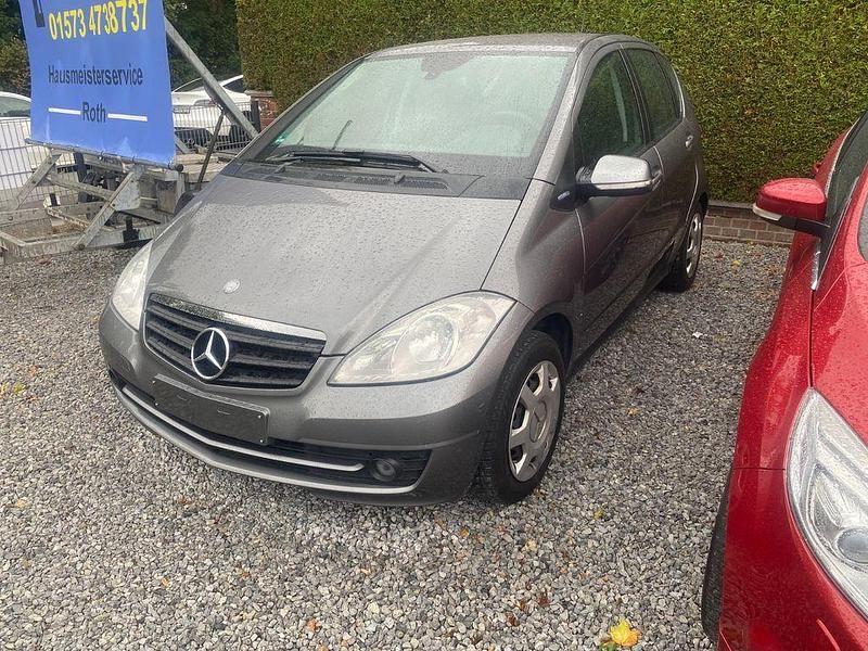 Grau Gebraucht 2010 Mercedes A160 Limousine | 3.400 € (Fairer Preis) - Bild 1/4