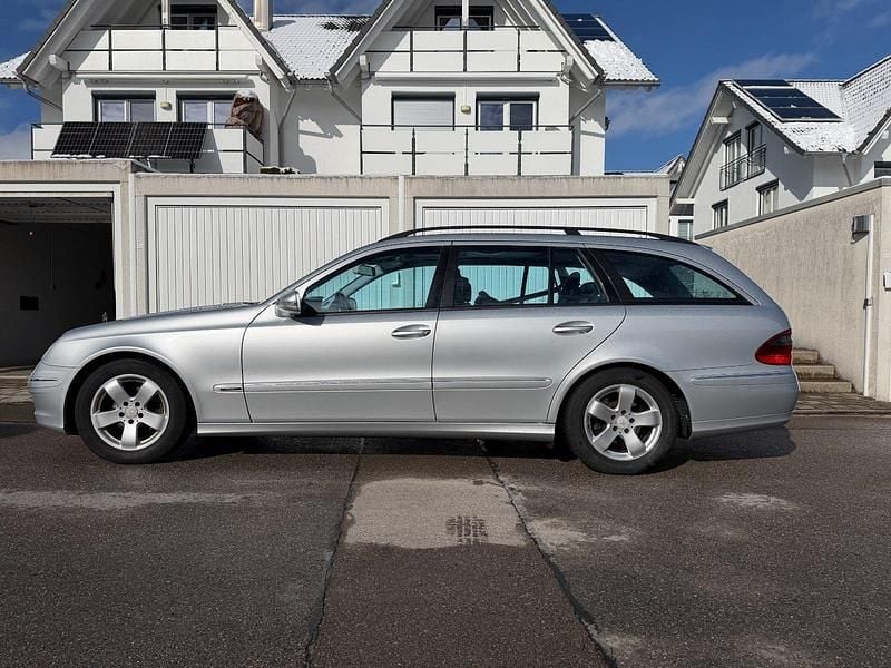 Gebraucht Mercedes E220 Avantgarde 170 PS (125 kW) 2009 Silber Kombi