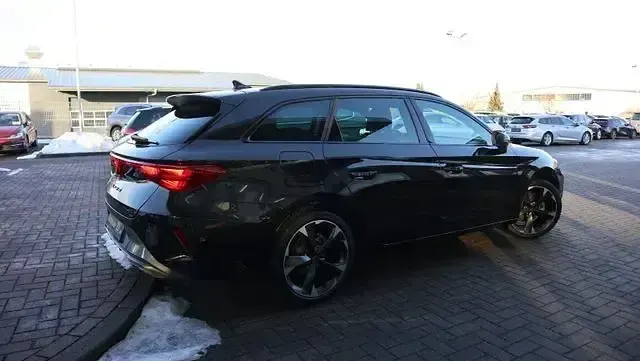 Second-hand Cupra Leon 150 CP (110 kW) 2024 Negru Berlinǎ