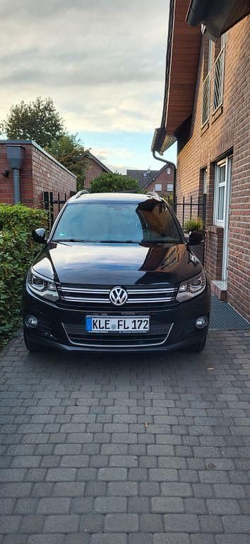 Schwarz Gebraucht 2012 VW Tiguan Sportline SUV | 8.199 € (Fairer Preis) - Bild 1/4