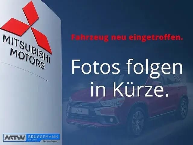 Rot Gebraucht 2018 Mitsubishi Space Star Edition Limousine | 11.480 € (Fairer Preis) - Bild 1/1