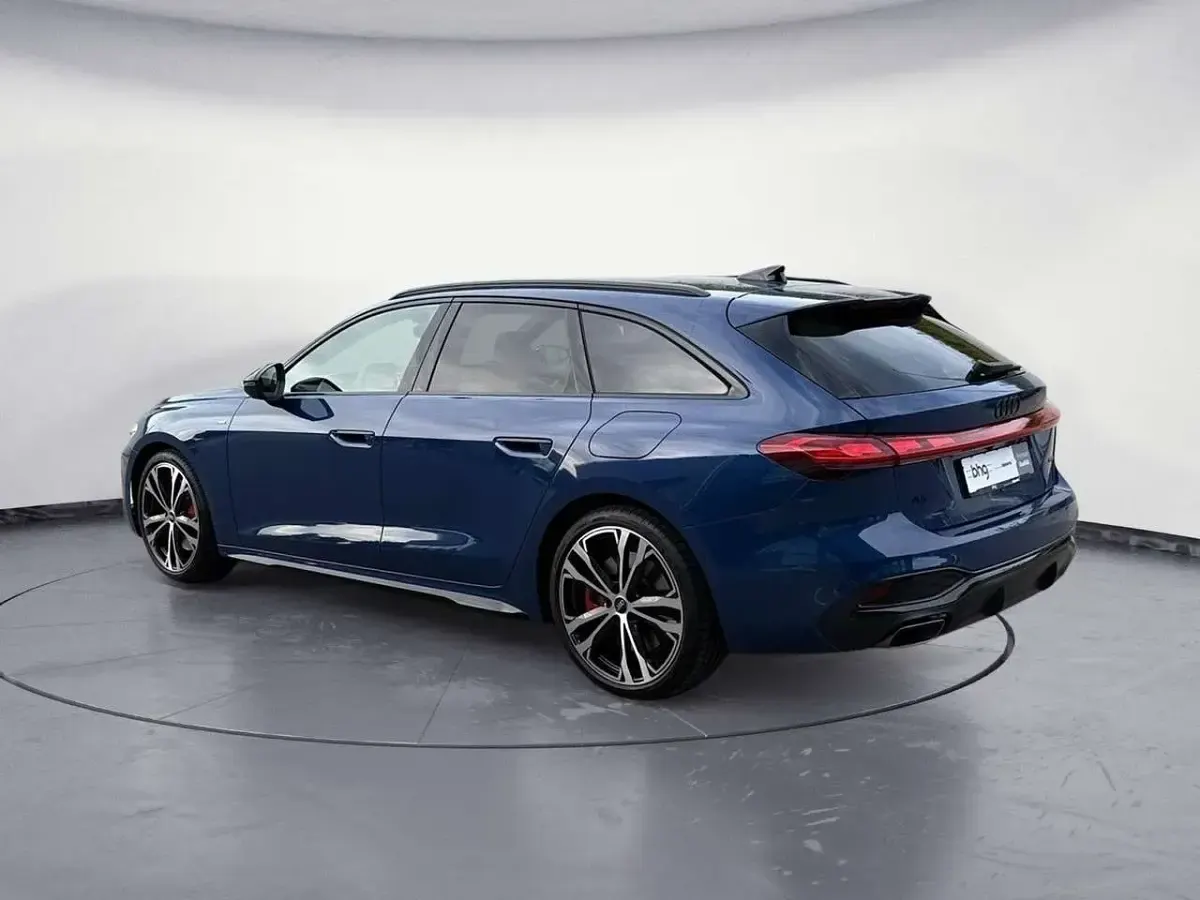 Neu Audi A5 367 PS (269 kW) 2026 Blau Kombi