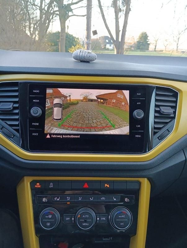 Gebraucht VW T-Roc 115 PS (84 kW) 2018 Gelb SUV