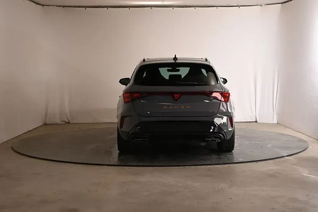 Neu Cupra Leon 204 PS (150 kW) 2026 Grau Limousine