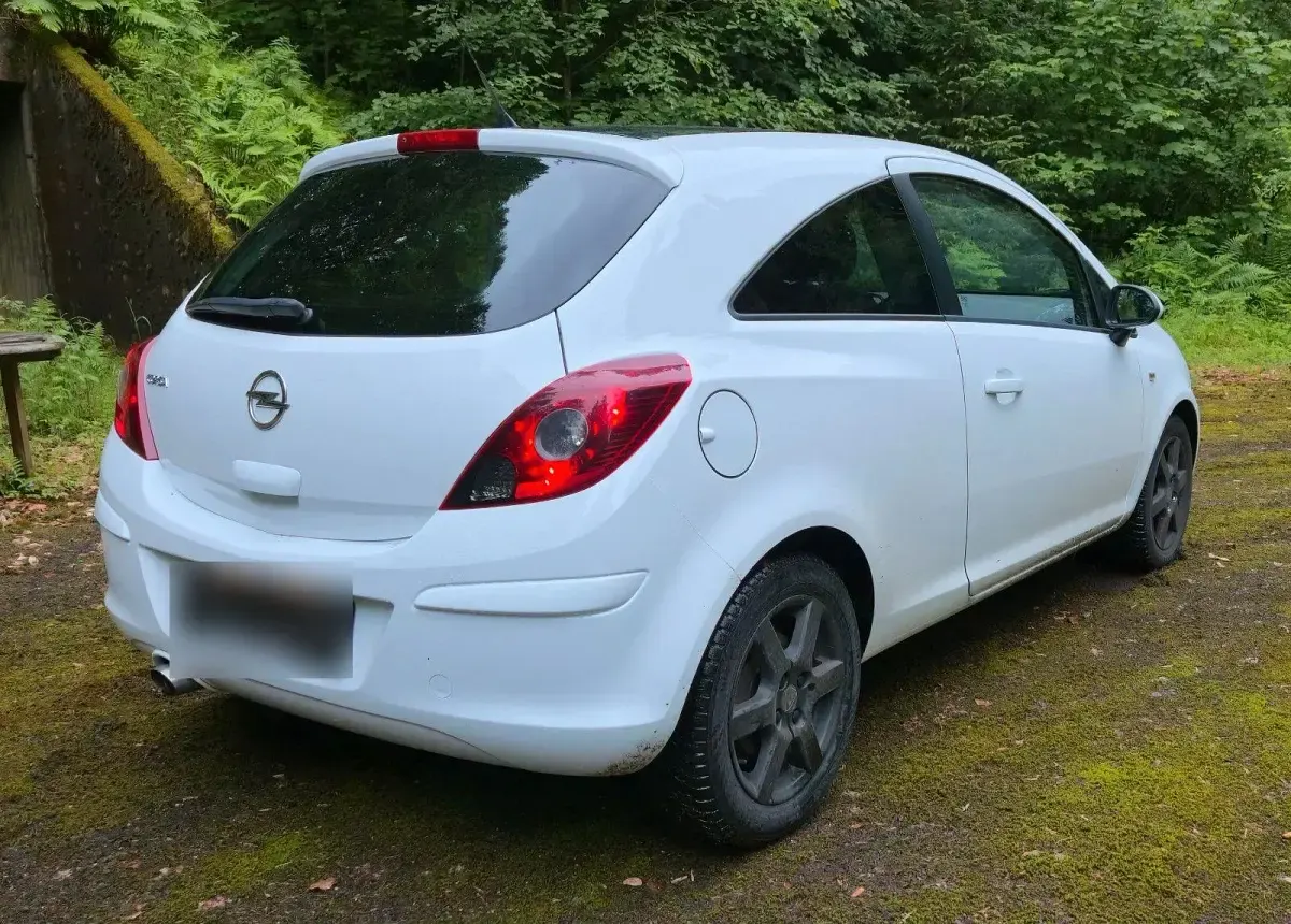 Gebraucht Opel Corsa Innovation 101 PS (74 kW) 2011 Weiß Kleinwagen