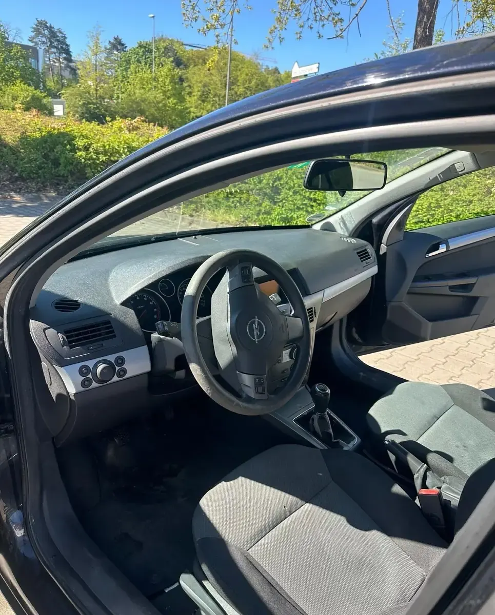 Gebraucht Opel Astra 105 PS (77 kW) 2006 Schwarz Kombi