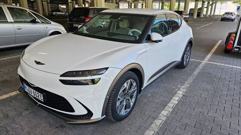 Weiß Gebraucht 2023 Genesis GV60 Sport SUV | 38.500 € (Fairer Preis) - Bild 1/4