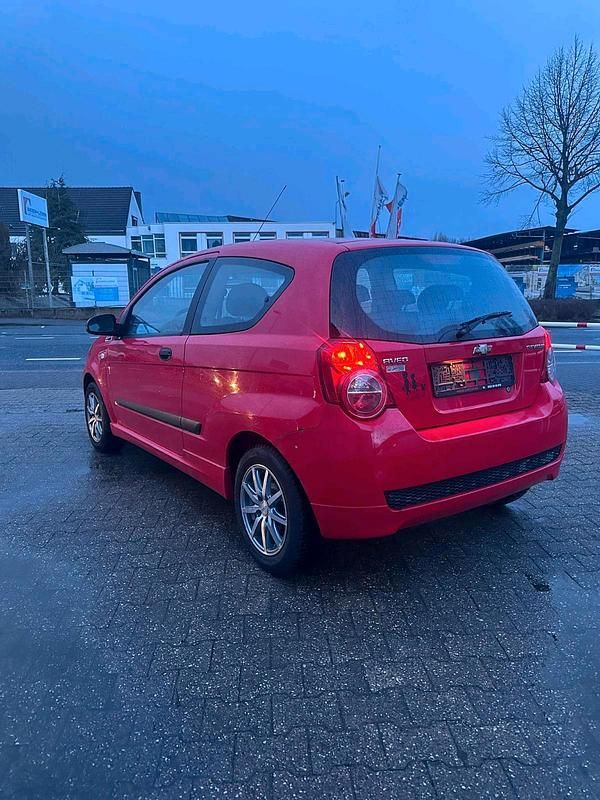 Gebraucht Chevrolet Kalos 80 PS (58 kW) 2009 Rot Kleinwagen