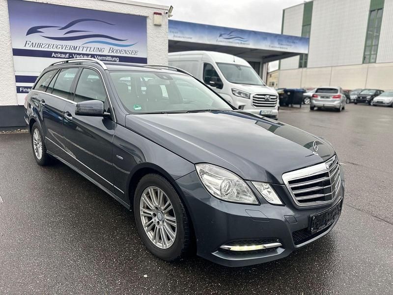 Grau Gebraucht 2010 Mercedes E250 Avantgarde Kombi | 5.750 € (Superpreis) - Bild 1/4
