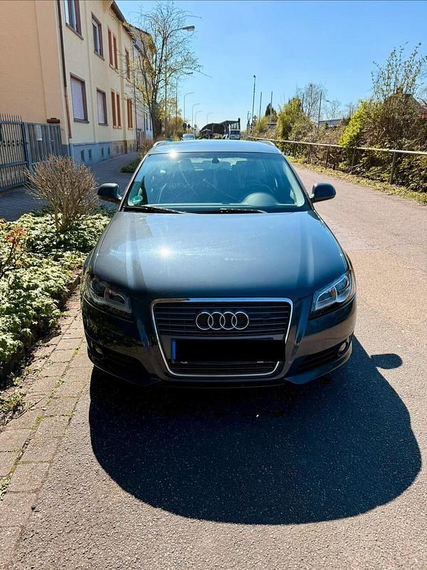 Gebraucht Audi A3 125 PS (91 kW) 2010 Blau Kleinwagen