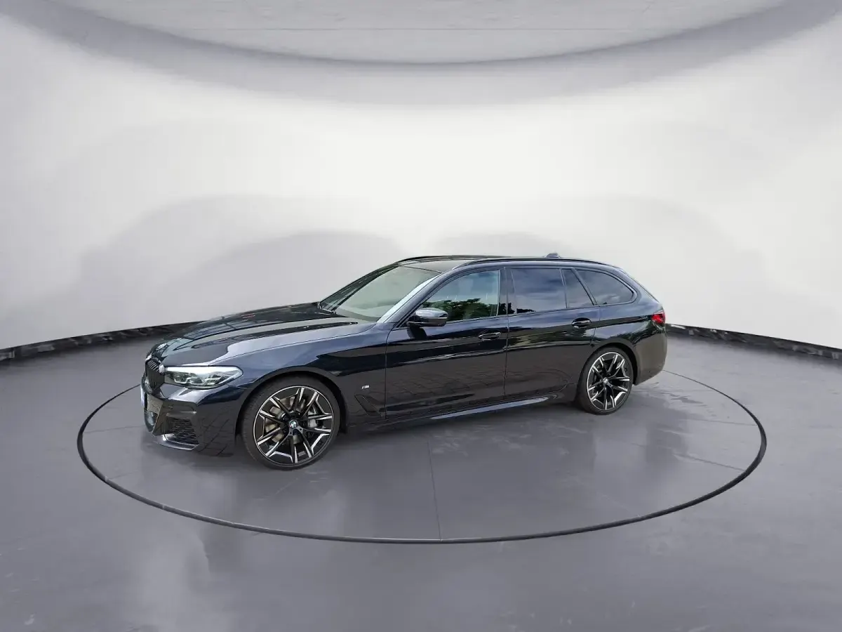 Gebraucht BMW 540 M Sport 333 PS (244 kW) 2023 Schwarz Kombi