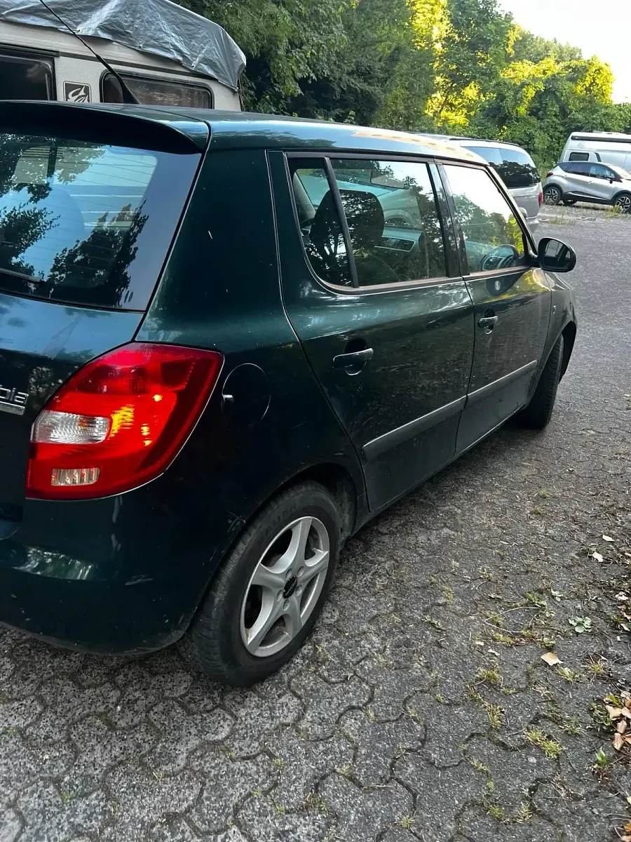 Gebraucht Skoda Fabia 80 PS (58 kW) 2010 Grün Limousine