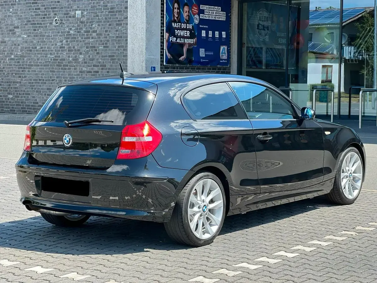 Gebraucht BMW 118 143 PS (105 kW) 2008 Schwarz Kleinwagen