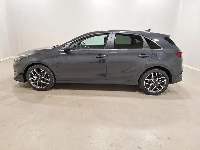 Neu Kia Ceed Style 140 PS (102 kW) 2025 Wolf grey Kleinwagen