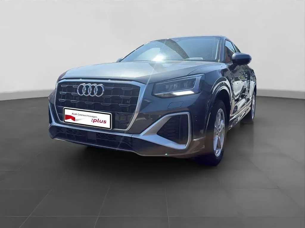 Gebraucht Audi Q2 S-Line 116 PS (85 kW) 2023 Grau SUV