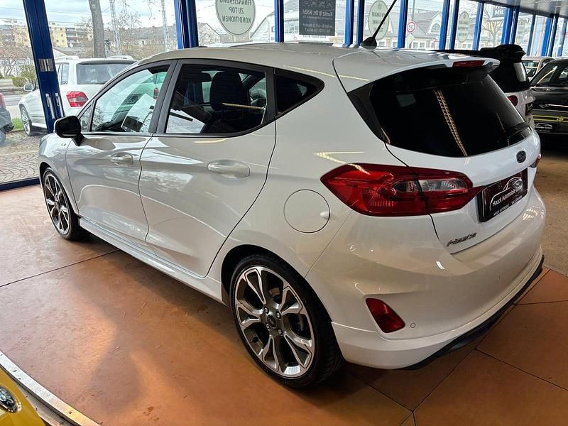 Gebraucht Ford Fiesta ST-Line 101 PS (74 kW) 2018 Weiß Kleinwagen