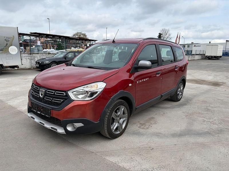 Gebraucht Dacia Lodgy Stepway 131 PS (96 kW) 2019 Rot Van / Kleinbus