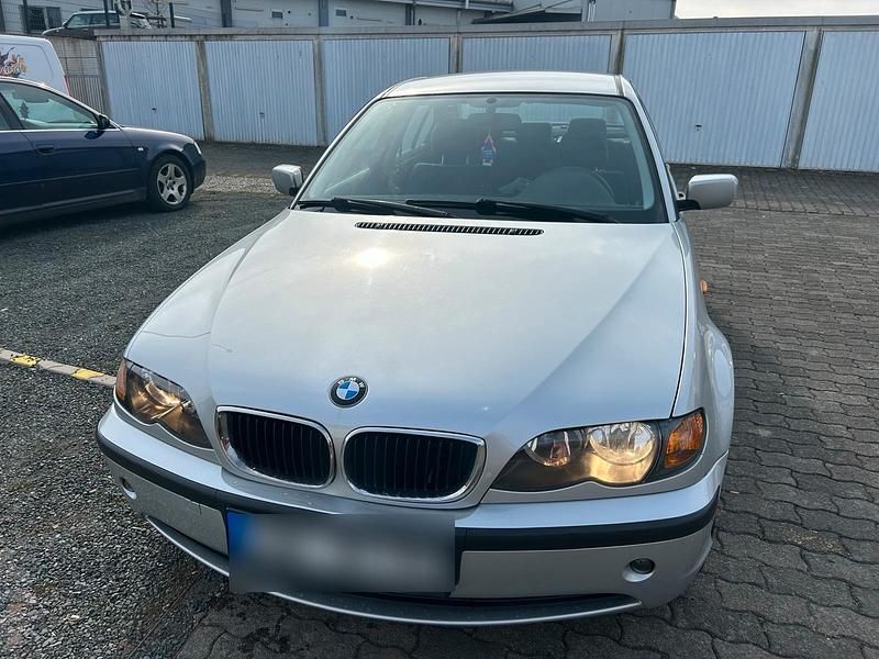 Gebraucht BMW 318 143 PS (105 kW) 2004 Silber Limousine